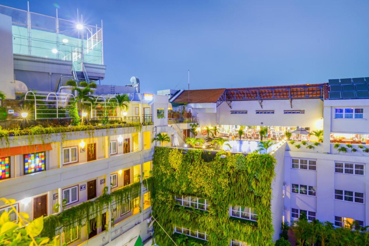 Rex Hotel Cidade de Ho Chi Minh Exterior foto The hotel's rooftop garden